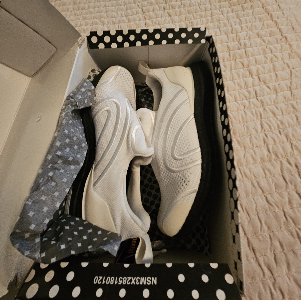 Stella McCartney ultra boost uncaged